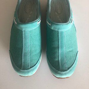 Easy Spirit Clogs